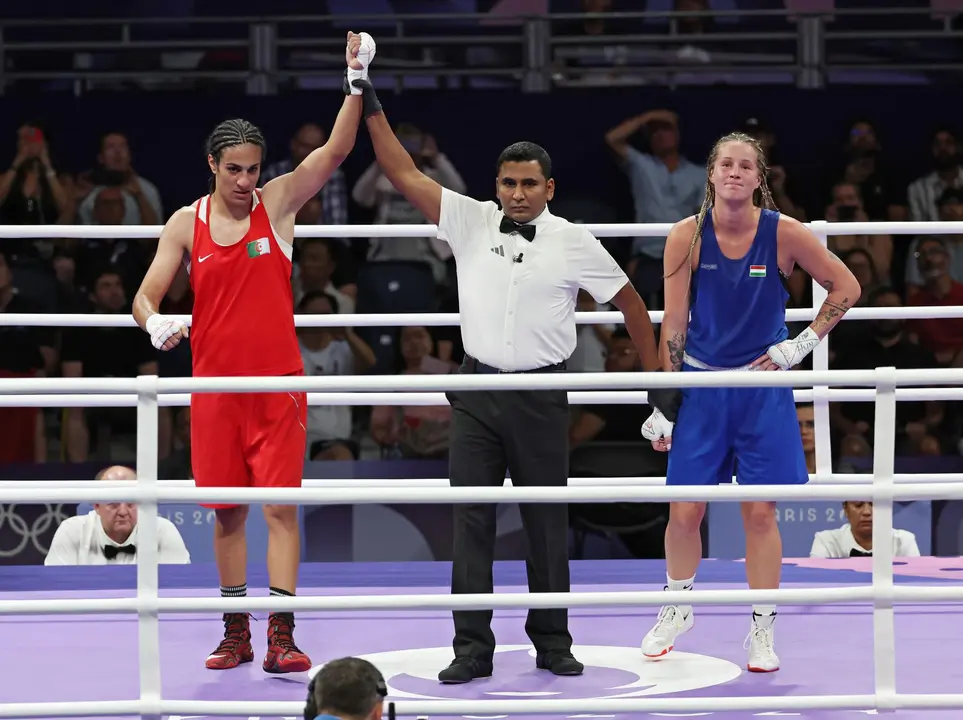 La boxeadora argelina Imane Khelif se impuso ante h&uacute;ngara Lucca Anna Hamori. EFE/EPA/ALI HAIDER