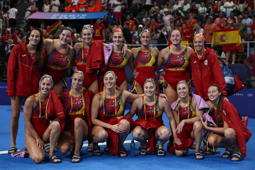 Jugadoras de la selecci&oacute;n espa&ntilde;ola de waterpolo durante los Juegos de Par&iacute;s. EFE/ Sashenka Guti&eacute;rrez