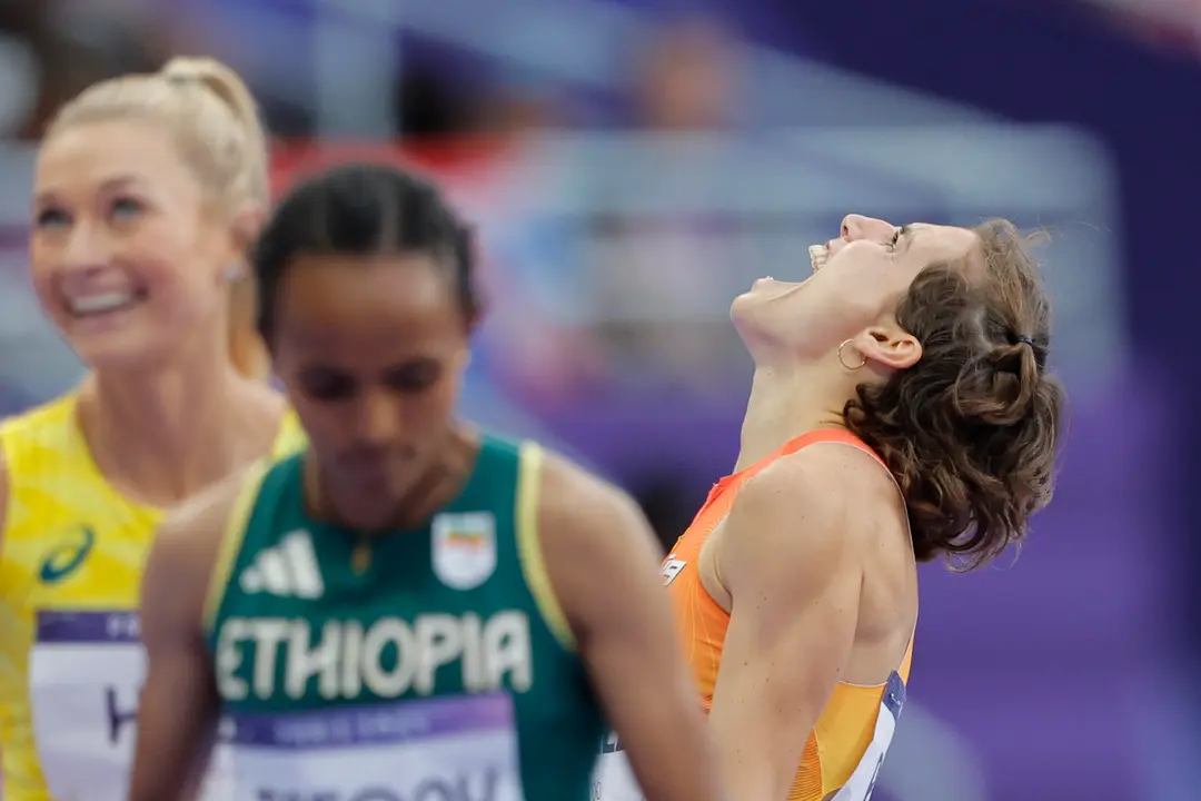 La atleta espa&ntilde;ola Marta P&eacute;rez reacciona en la semifinal femenina de 1500m, en el marco de los Juegos Ol&iacute;mpicos Par&iacute;s 2024, este jueves, en la capital gala. EFE/ Lavandeira Jr