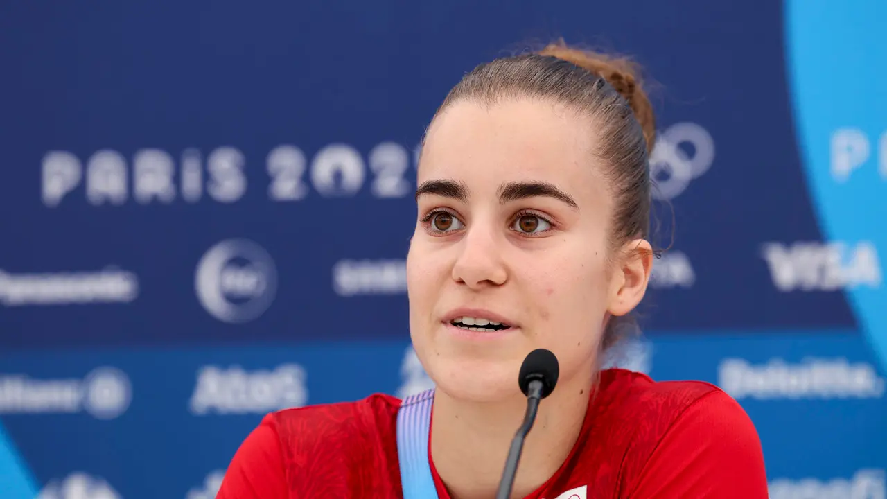 La integrante del equipo ol&iacute;mpico espa&ntilde;ol de boxeo Laura Fuertes, durante la rueda de prensa convocada por el equipo de cara a su participaci&oacute;n en los Juegos Ol&iacute;mpicos de Par&iacute;s 2024, en la capital francesa. EFE/Sashenka Guti&eacute;rrez
