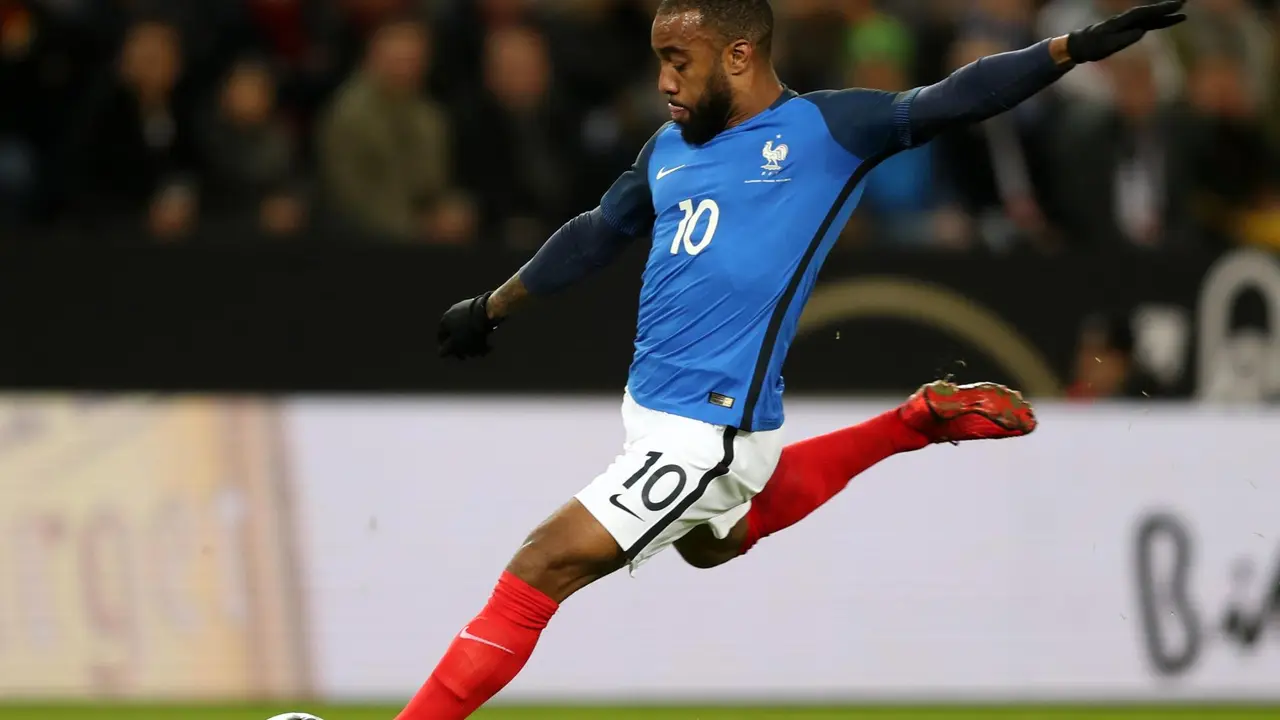 El jugador de la selecci&oacute;n francesa Alexandre Lacazette en foto de archivo de FRIEDEMANN VOGEL. EFE