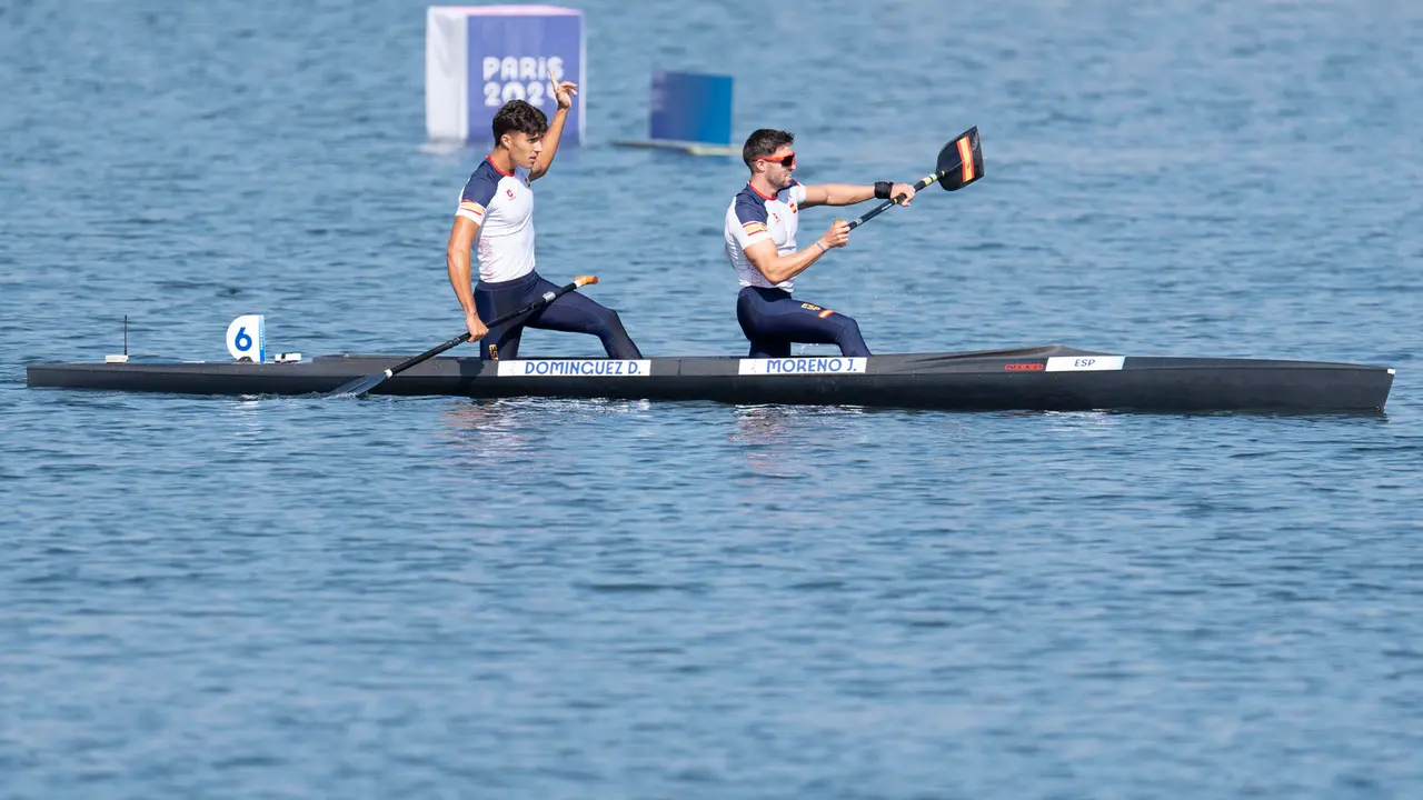 Los espa&ntilde;oles Joan Antoni Moreno y Diego Dom&iacute;nguez compiten en la prueba de canoa sprint C2 masculino de 500m en el estadio n&aacute;utico Vaires-sur-Marne en Sein-etMarne. EFE/ Rafa Aparicio/Real Federaci&oacute;n Espa&ntilde;ola De Pirag&uuml;ismo  SOLO USO EDITORIAL/SOLO DISPONIBLE PARA ILUSTRAR LA NOTICIA QUE ACOMPA&Ntilde;A (CR&Eacute;DITO OBLIGATORIO)