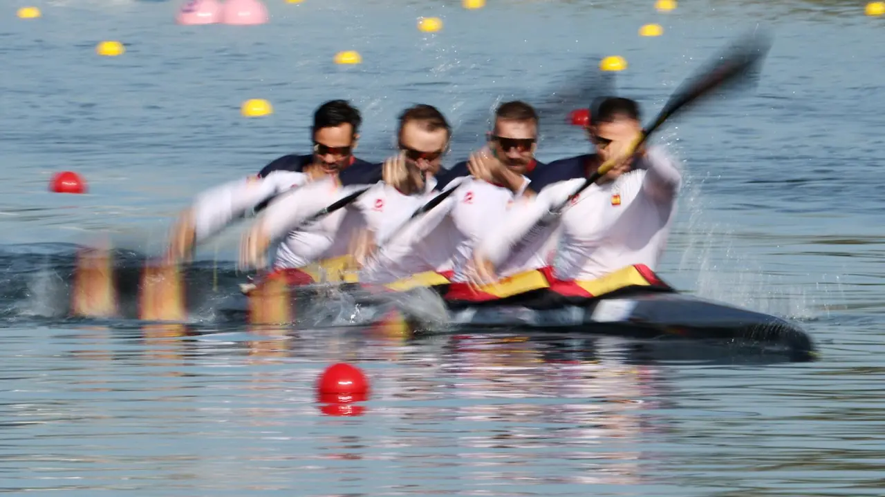Saul Craviotto, Carlos Arevalo, Marcus Cooper y Rodrigo Germade compiten en el K4. EFE/EPA/ALI HAIDER