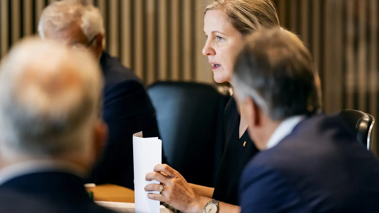 La presidenta del Comit&eacute; Ol&iacute;mpico Internacional (COI), Kirsty Coventry, durante la reuni&oacute;n del Comit&eacute; Ejecutivo del COI en Lausanne.EFE/EPA/JEAN-CHRISTOPHE BOTT